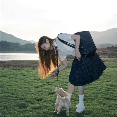 镜中的女孩
